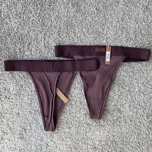 Skims Garnet Rib Thong M